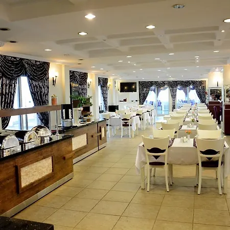 Club Rose Bay 4*