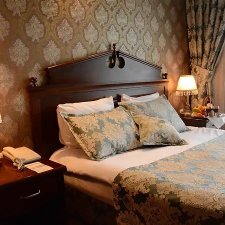 Club Rose Bay Hotel 3*