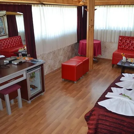 Club Rose Bay Hotel 3*