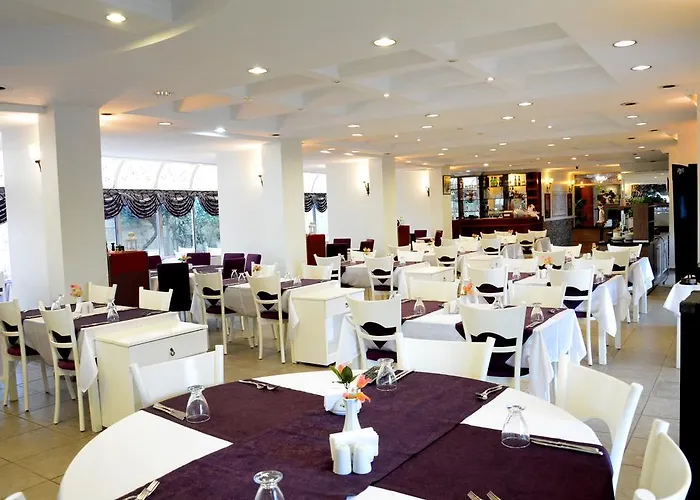 Отель Club Rose Bay 3*