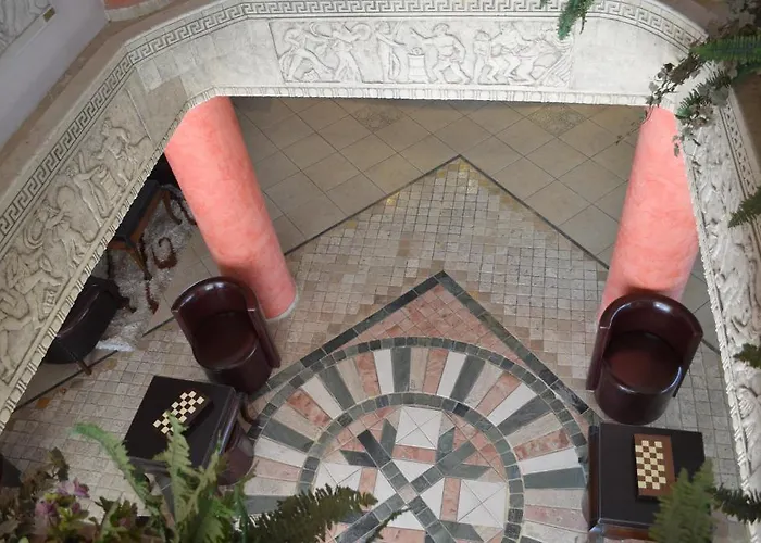 Отель Club Rose Bay