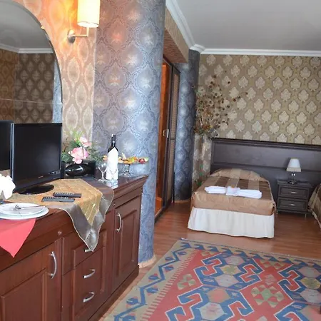 Club Rose Bay Hotel