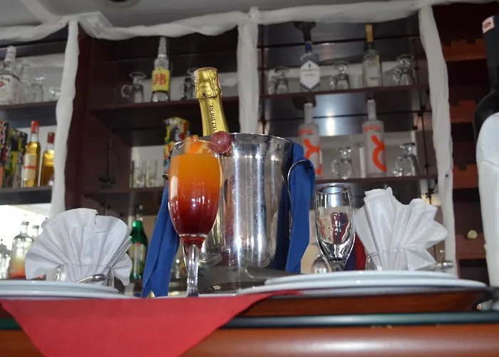 Club Rose Bay Hotel 3*